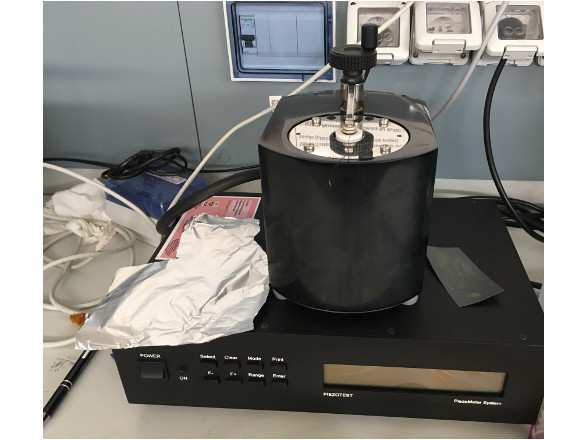 d33 Piezometer Analyser