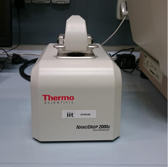 NanoDrop™ 2000 Microvolume UV-Vis Spectrophotometer